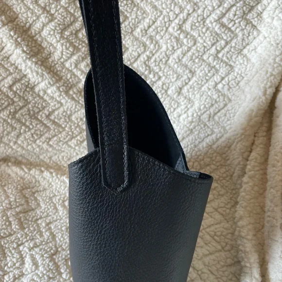 Portland Leather Black Pebbled Naomi Large Bag - Picture 10 of 12